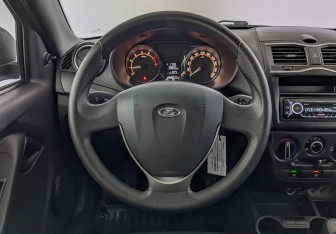Подержанный автомобиль LADA (ВАЗ) Granta Sedan 2019 года (21 фото)