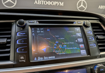 Подержанный автомобиль Toyota Highlander 2018 года (24 фото)