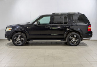 Подержанный автомобиль Ford Explorer 2008 года (6 фото)