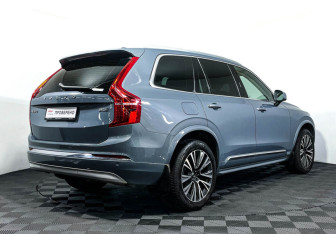 Подержанный автомобиль Volvo XC90 2021 года (5 фото)