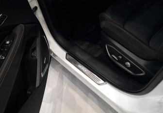 Новый Geely Tugella 2023 (4 фото)