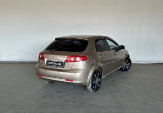 Подержанный автомобиль Chevrolet Lacetti Sedan 2008 года (5 фото)