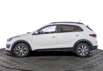 Подержанный автомобиль Kia Rio Hatchback 2019 года (8 фото)