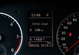 Подержанный автомобиль Volkswagen Amarok 2013 года (20 фото)