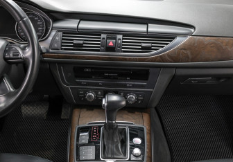 Подержанный автомобиль Audi A6 Sedan 2013 года (15 фото)