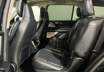 Подержанный автомобиль Lincoln Aviator 2020 года (10 фото)