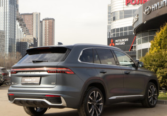 Подержанный автомобиль Geely Monjaro 2024 года (4 фото)