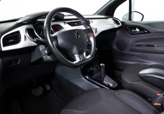 Подержанный автомобиль Citroen DS3 Hatchback 2010 года (16 фото)