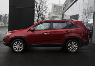 Подержанный автомобиль Kia Sorento 2010 года (8 фото)