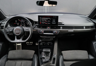 Подержанный автомобиль Audi A4 Sedan 2020 года (10 фото)