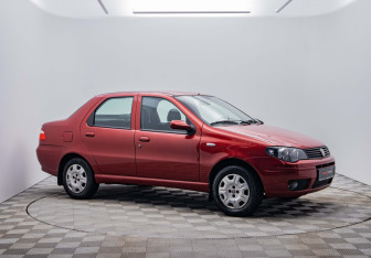 Подержанный автомобиль Fiat Albea 2011 года (7 фото)