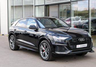 Подержанный автомобиль Audi Q8 2019 года (3 фото)