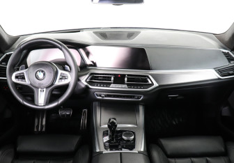 Подержанный автомобиль BMW X5 2019 года (11 фото)