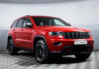 Подержанный автомобиль Jeep Grand Cherokee 2017 года (3 фото)