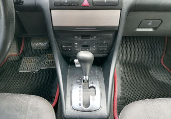 Подержанный автомобиль Audi A6 Sedan 1999 года (14 фото)