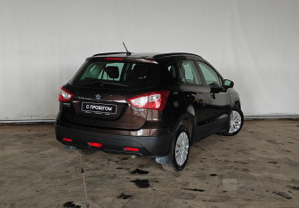 Подержанный автомобиль Suzuki SX4 Hatchback 2014 года (6 фото)