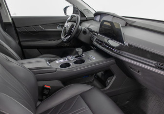 Подержанный автомобиль Changan UNI-K 2023 года (9 фото)