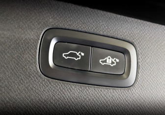 Подержанный автомобиль Volvo XC90 2017 года (26 фото)