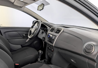 Подержанный автомобиль Renault Logan Sedan 2021 года (11 фото)