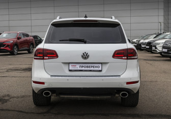 Подержанный автомобиль Volkswagen Touareg 2012 года (6 фото)