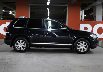 Подержанный автомобиль Volkswagen Touareg 2009 года (4 фото)