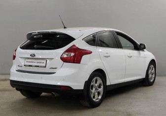 Подержанный автомобиль Ford Focus Hatchback 2014 года (5 фото)