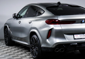 Подержанный автомобиль BMW X6 M 2021 года (18 фото)