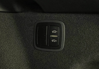 Подержанный автомобиль Porsche Macan 2014 года (24 фото)