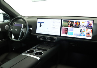 Подержанный автомобиль LiXiang L9 2024 года (12 фото)