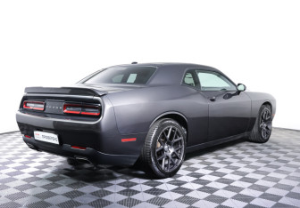 Подержанный автомобиль Dodge Challenger 2019 года (5 фото)