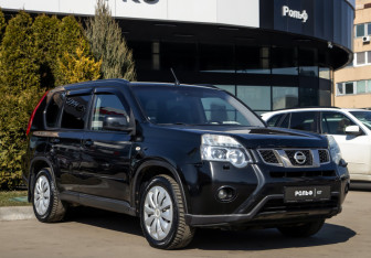 Подержанный автомобиль Nissan X-Trail 2011 года (2 фото)