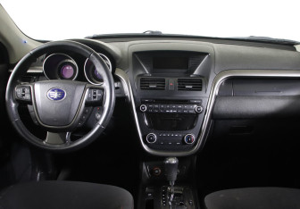 Подержанный автомобиль FAW Besturn X80 2017 года (7 фото)