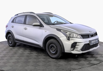 Подержанный автомобиль Kia Rio Hatchback 2021 года (3 фото)