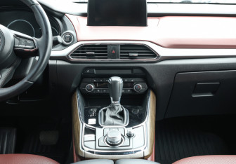 Подержанный автомобиль Mazda CX-9 2019 года (17 фото)