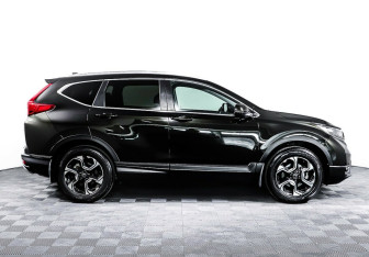 Подержанный автомобиль Honda CR-V 2019 года (4 фото)