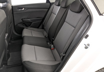 Подержанный автомобиль Hyundai Solaris Sedan 2021 года (18 фото)