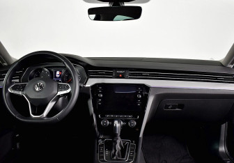 Подержанный автомобиль Volkswagen Passat Sedan 2020 года (7 фото)