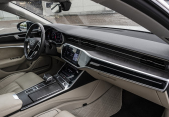 Подержанный автомобиль Audi A7 2021 года (16 фото)
