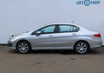 Подержанный автомобиль Peugeot 408 2018 года (5 фото)