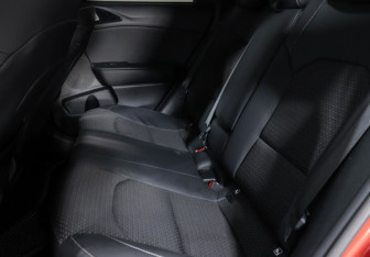 Подержанный автомобиль Kia Ceed Wagon 2019 года (12 фото)