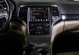 Подержанный автомобиль Jeep Grand Cherokee 2014 года (13 фото)