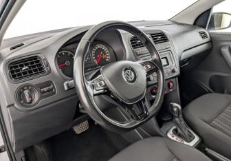 Подержанный автомобиль Volkswagen Polo Sedan 2019 года (16 фото)