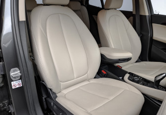 Подержанный автомобиль BMW X2 2020 года (23 фото)