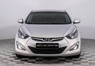 Подержанный автомобиль Hyundai Elantra Sedan 2014 года (2 фото)