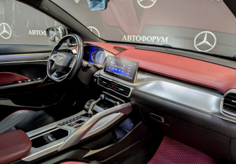 Подержанный автомобиль Geely Coolray 2022 года (11 фото)