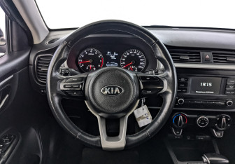 Подержанный автомобиль Kia Rio Hatchback 2021 года (21 фото)
