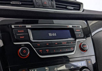 Подержанный автомобиль Nissan X-Trail 2017 года (21 фото)