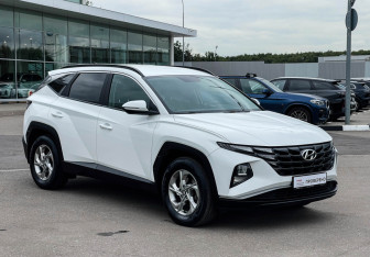 Подержанный автомобиль Hyundai Tucson 2022 года (3 фото)