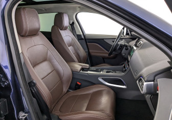 Подержанный автомобиль Jaguar F-Pace 2017 года (29 фото)