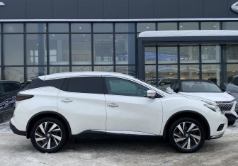 Подержанный автомобиль Nissan Murano Suv 2021 года (5 фото)